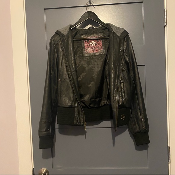 Women's 100% Vintage Leather Jacket - Picture 2 of 7